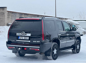 CADILLAC ESCALADE (5 фото из 15)