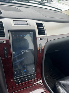 CADILLAC ESCALADE (11 фото из 15)