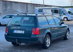 VOLKSWAGEN PASSAT VARIANT (3 foto / 8)