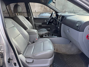 KIA SORENTO (7 foto / 8)