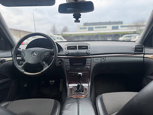 MERCEDES-BENZ E 220 CDI T (7 foto / 8)