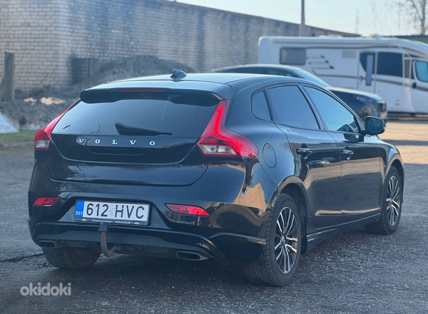 VOLVO V40