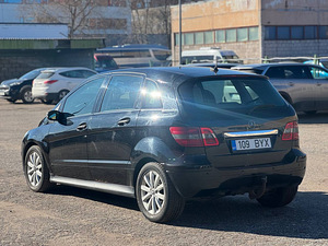 MERCEDES-BENZ B 180 CDI (4 foto / 8)