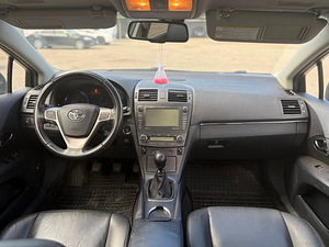 TOYOTA AVENSIS (7 foto / 8)