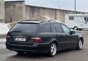 MERCEDES-BENZ E 220 CDI T (3 foto / 8)
