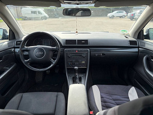 AUDI A4 AVANT (5 foto / 8)