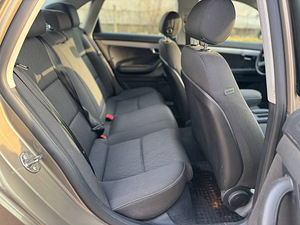 AUDI A4 (7 foto / 8)