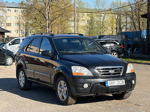 KIA SORENTO (6 foto / 7)