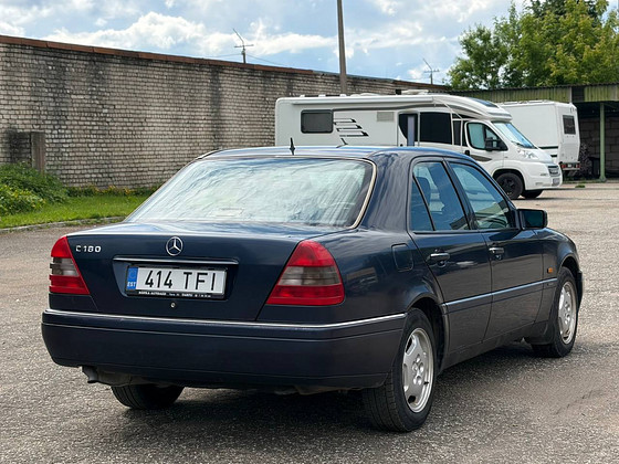 MERCEDES-BENZ C 180