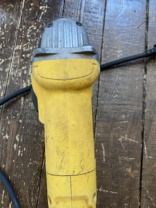 Relakas Dewalt D28139. Korralik tööriist (6 foto / 10)