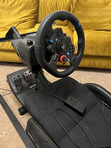 Игровое кресло WRC (2 фото из 3)