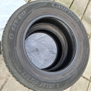 Vähekasutatud suverehvid 215/65 R16 (2 foto / 2)