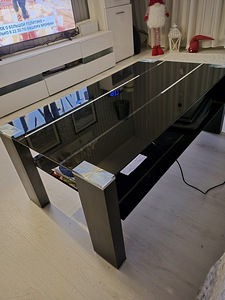 Müüa klaasist laud 108×60 (1 foto / 3)