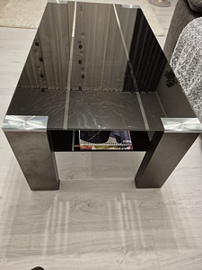 Müüa klaasist laud 108×60 (2 foto / 3)