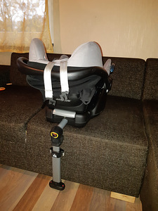 Maxi cosi turvahäll ja Easyfix alus (2 foto / 3)