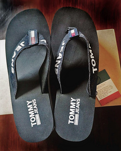 Ilusad naiste rannaplätud Tommy Jeans oroginaal, s.40, uus (2 foto / 3)
