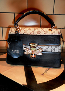 Gucci stiilne must- beezi mesilasega käekott-õlakott (2 foto / 9)