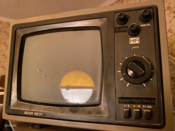 Старый винтажный телевизор (фото #1)