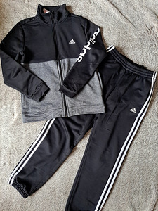 Adidas dressikomplekt (1 foto / 4)