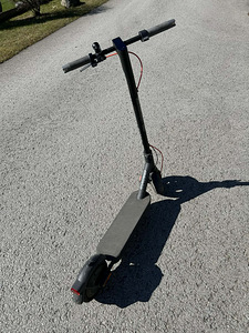 XIAOMI electric scooter (1 foto / 4)