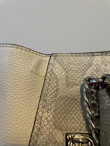 Guess kott (2 foto / 3)