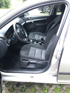 Skoda Octavia universaal diisel (10 foto / 10)
