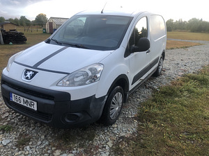 Peugeot partner 2011 (3 foto / 6)