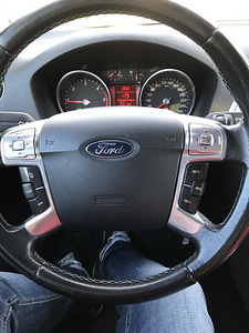 Ford Mondeo 1.8. 74kw (8 foto / 14)
