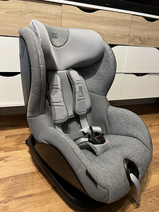 Britax Römer Trifix2 i-size (3 foto / 7)