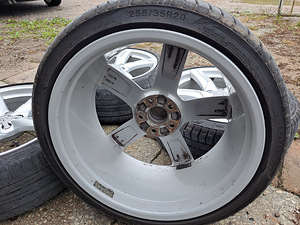 Audi original 5x112 r20 + 255/35 rehvid (8 foto / 8)