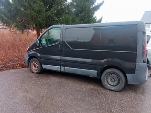 Opel Vivaro 2,5 (2 foto / 4)
