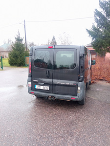 Opel Vivaro 2,5 (3 foto / 4)