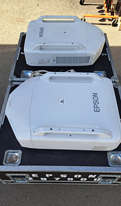 Projektor Epson 7500 ANSI (3 foto / 3)