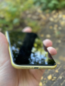 iPhone 11 64GB yellow kollane (8 foto / 8)