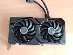 ASUS Dual GeForce RTX 4070 SUPER EVO 12G (1 foto / 2)