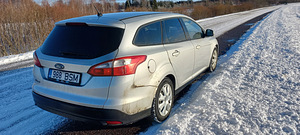 Ford Focus (5 фото из 6)