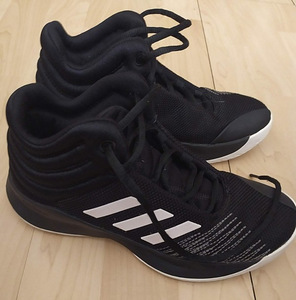 Adidas korvpalli tossud 36 2/3 (2 foto / 3)