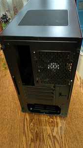 Korpus Thermaltake Versa H18 (4 foto / 8)