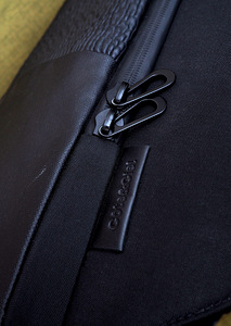 Cote&Ciel Isar Veneer Backpack Onyx Black Seljakott (8 foto / 9)