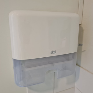 TORK KÄTERÄTIKUTE HOIDIKUD JA WC PABERI HOIDIKUD (4 foto / 7)