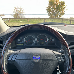Volvo V70 2.5 154kW (9 foto / 9)
