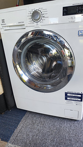 Pesumasin Electrolux (1 foto / 3)