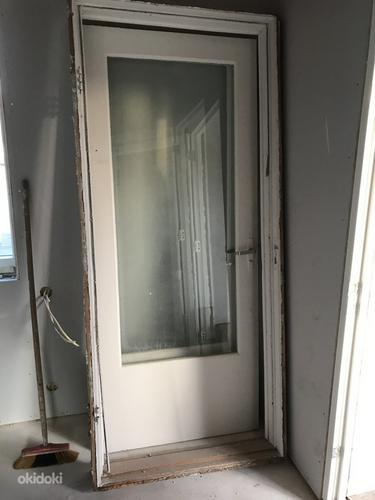 Деревянная дверь со стеклом (2 шт) (фото #2)