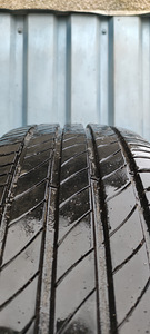 Резина Michelin 225/65 R17 (3 фото из 8)