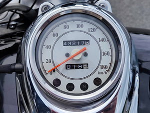 Yamaha XVS 650 Drag Star (6 foto / 10)
