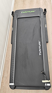 Jooksulint Tunturi Competence T40, must (10 foto / 10)