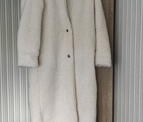 Пальто плюшевое новое, размер S/36.