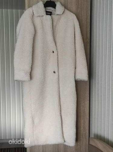 Пальто плюшевое новое, размер S/36. (фото #1)