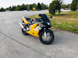 Honda CBR600F (2 фото из 3)