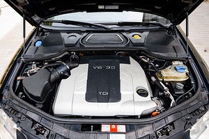 Audi A8 3.0 171kw Long (15 foto / 15)
